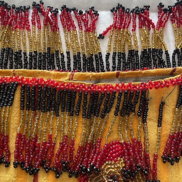 SILK LIKE BEADED BUTTERFLY BAG - Picture 4 of 8